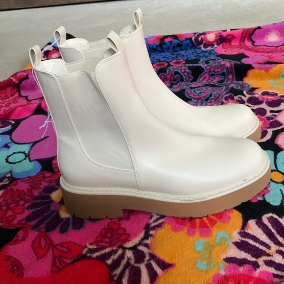NWT a new day Demi Chelsea boots - Picture 2 of 15